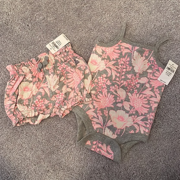 BabyGap. 0 to 3 months summer outfit. - Picture 4 of 4